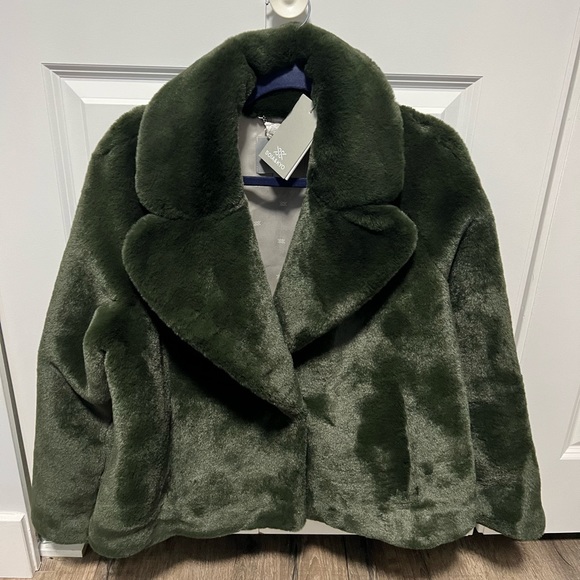 🌟NWT🌟 Soia & Kyo Emanuela Relaxed Fit Green Faux Fur Jacket size L - Picture 2 of 6